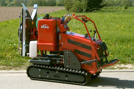 Pásový traktor Niko HY 38/2010